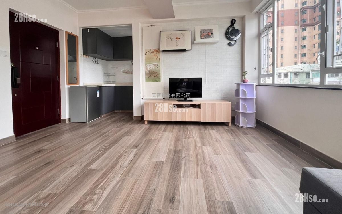 Fu Hong Building Sell 2 Bedrooms , 1 Bathroom