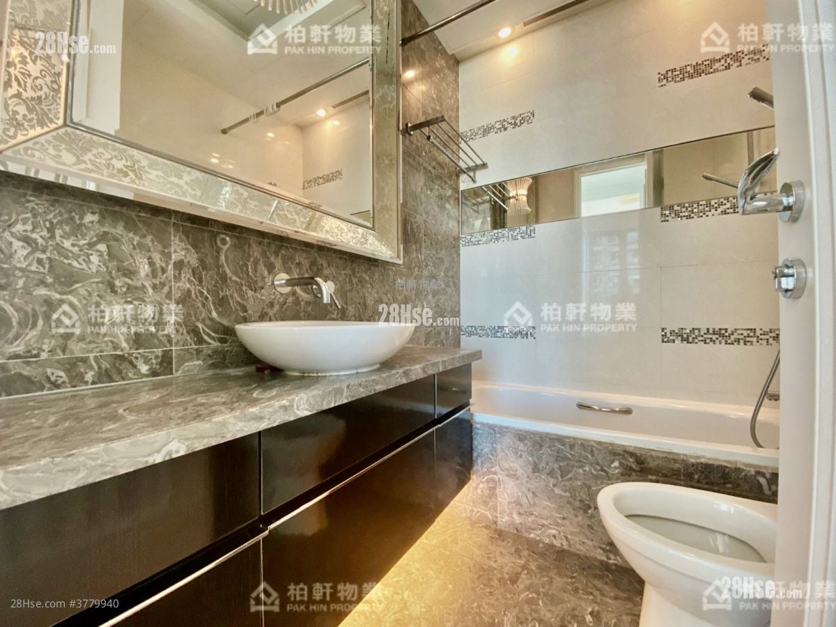 Casa 880 售盘 3 房 , 2 浴室 832 平方尺