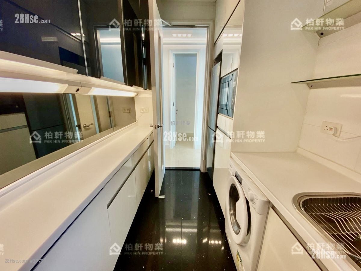 Casa 880 售盘 3 房 , 2 浴室 832 平方尺