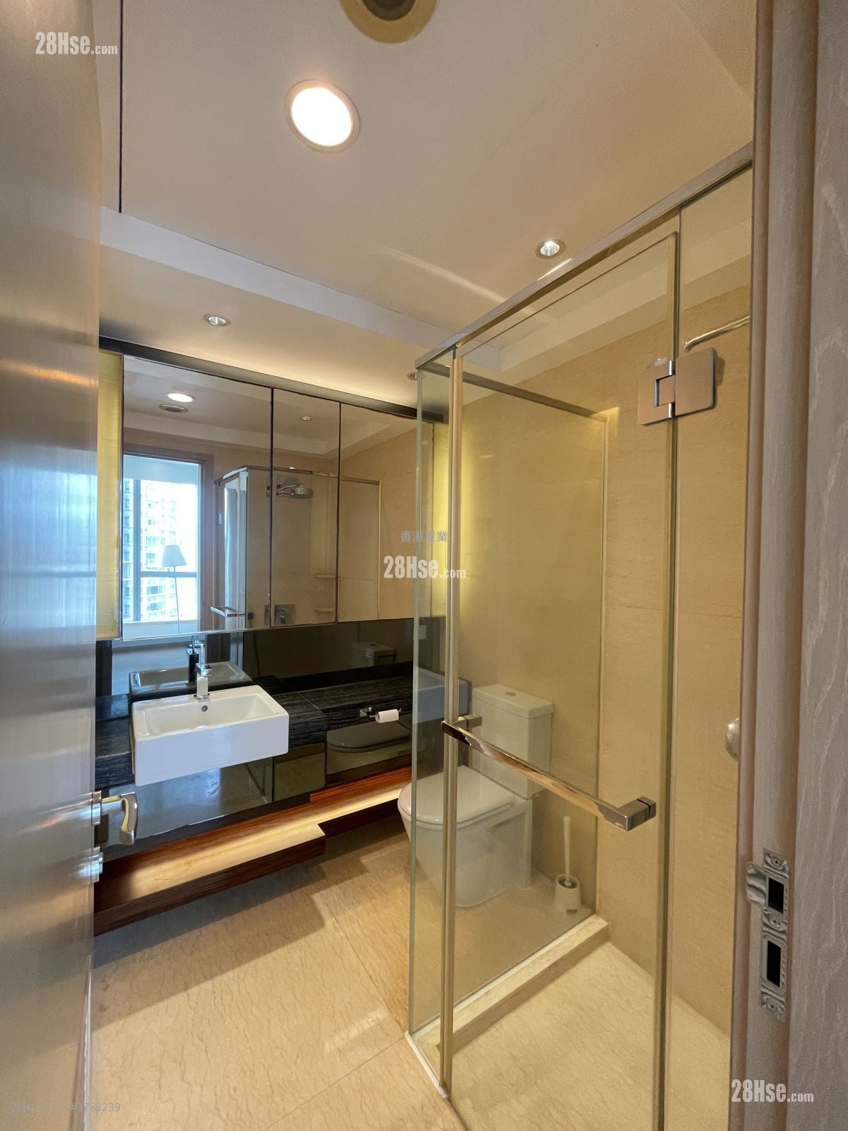 天玺 租盘 2 房 , 2 浴室 640 平方尺