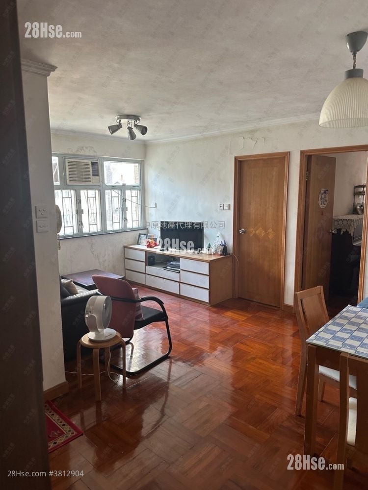 Yan Tsui Court Sell 2 Bedrooms , 1 Bathroom 546 ft²