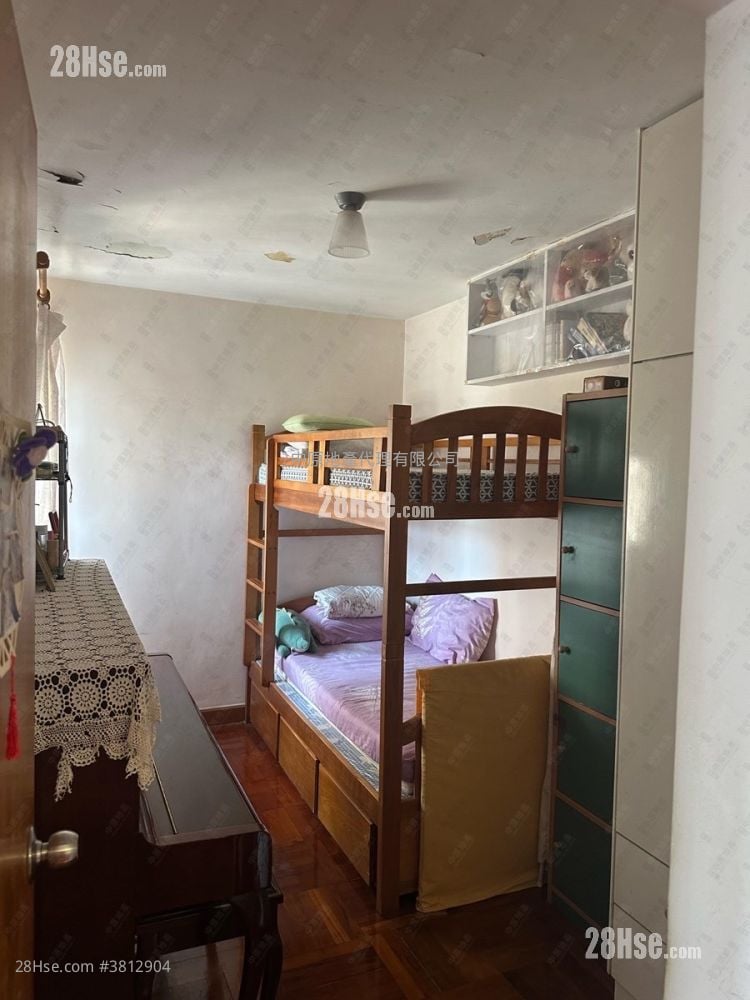 Yan Tsui Court Sell 2 Bedrooms , 1 Bathroom 546 ft²