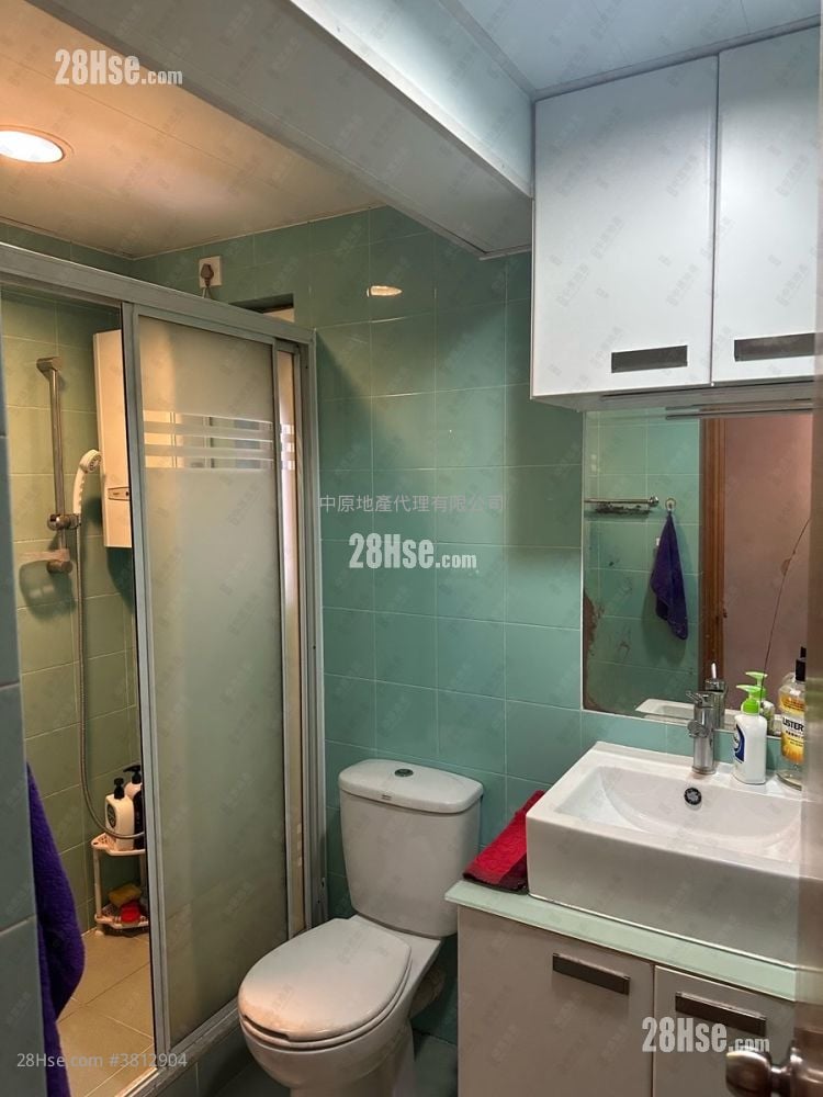 Yan Tsui Court Sell 2 Bedrooms , 1 Bathroom 546 ft²