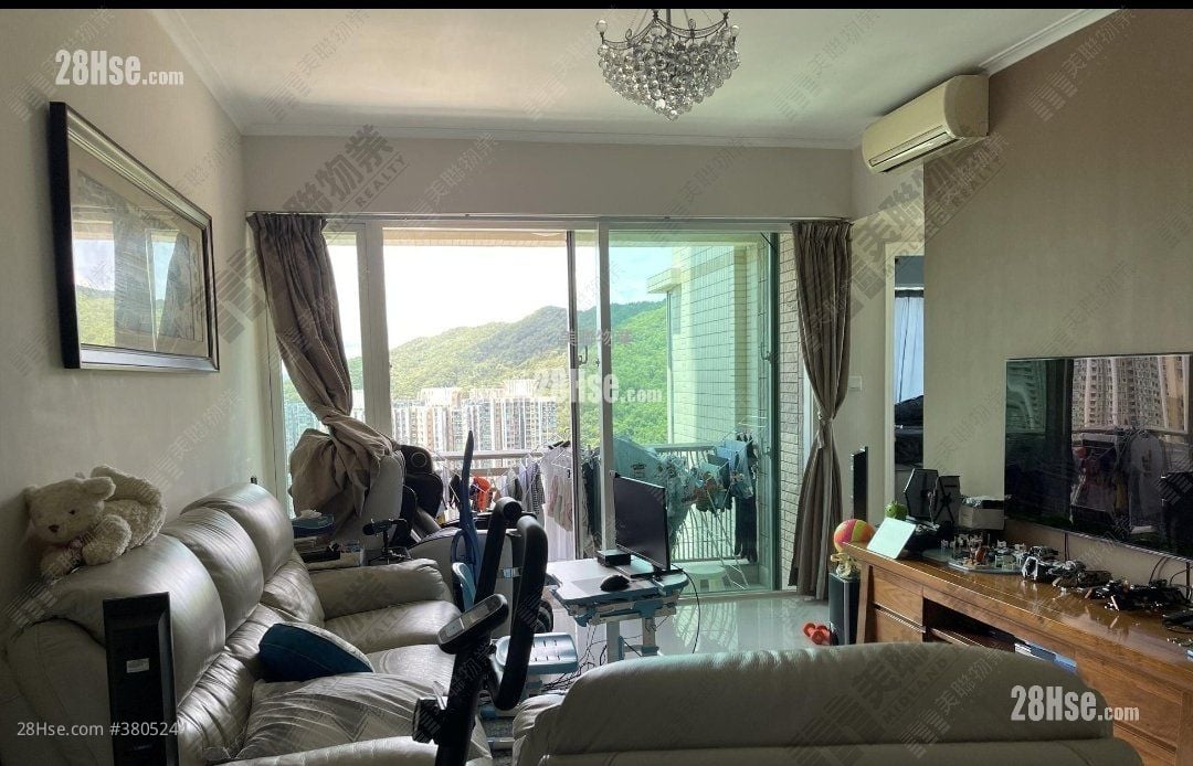 领都 售盘 4 房 , 3 浴室 976 平方尺