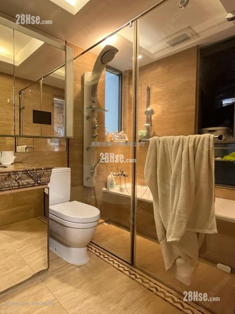 御龙山 售盘 3 房 1,016 平方尺