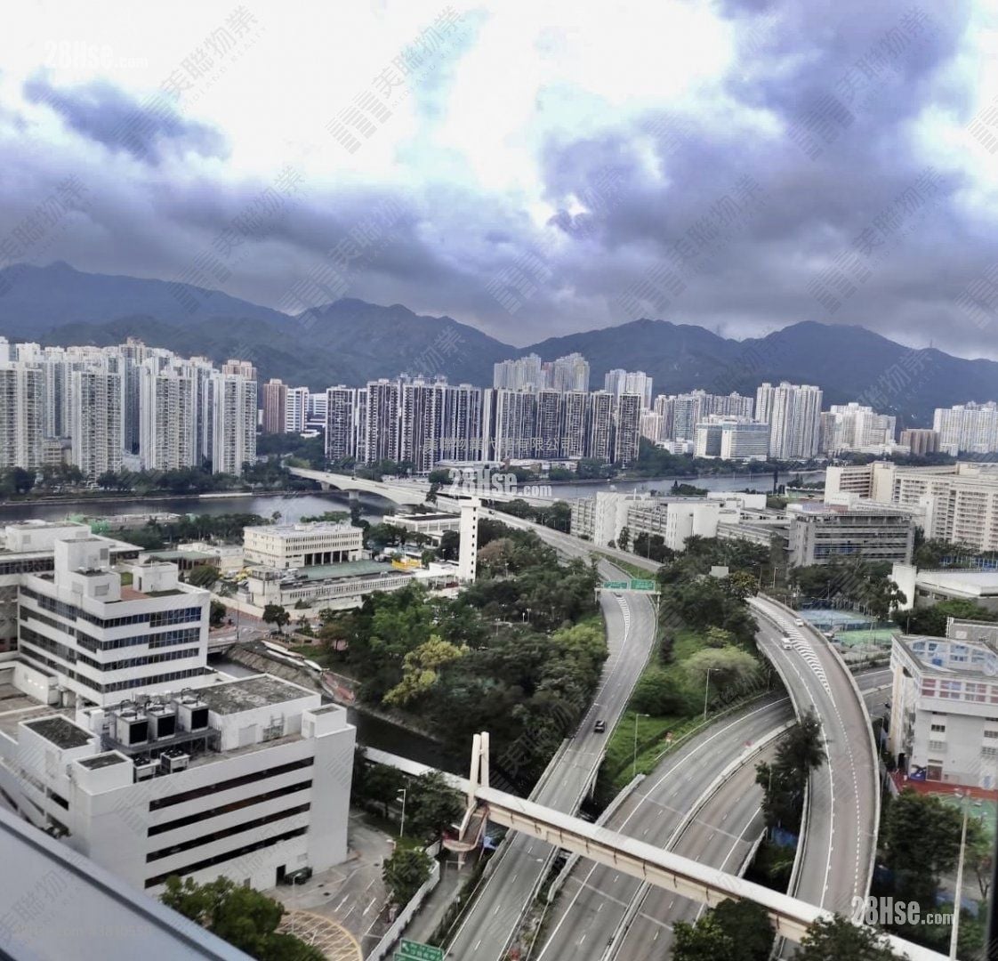 御龙山 售盘 3 房 1,016 平方尺