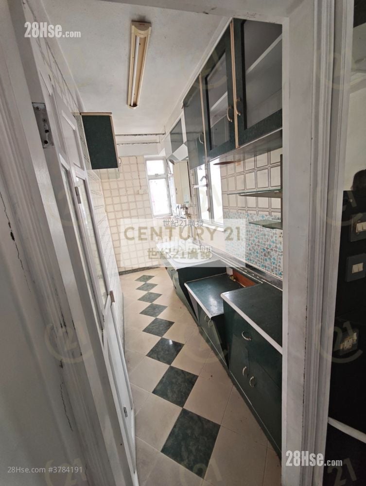 Wing Tai Building Sell 2 Bedrooms , 1 Bathroom 367 ft²