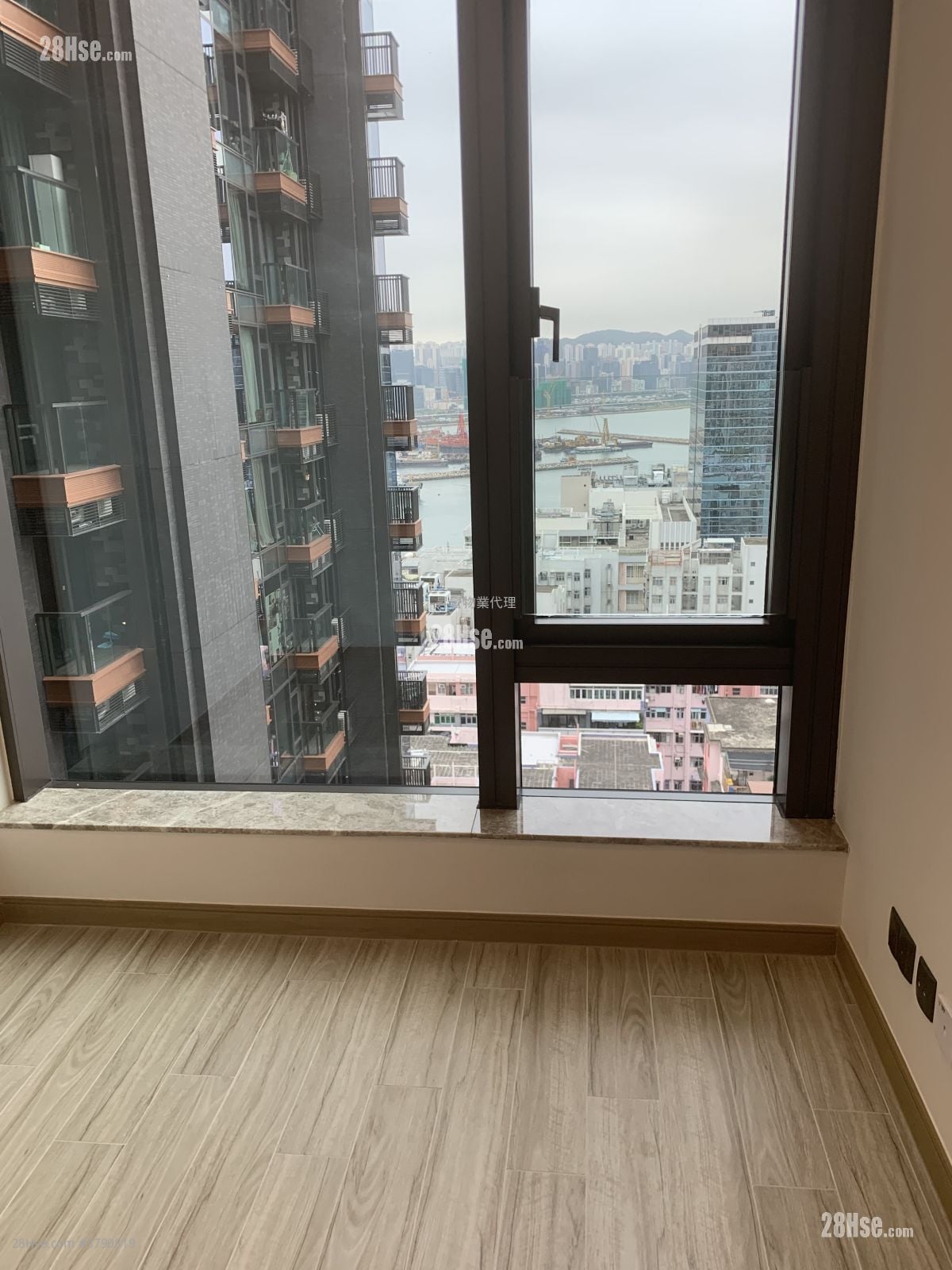 启岸 租盘 1 房 270 平方尺