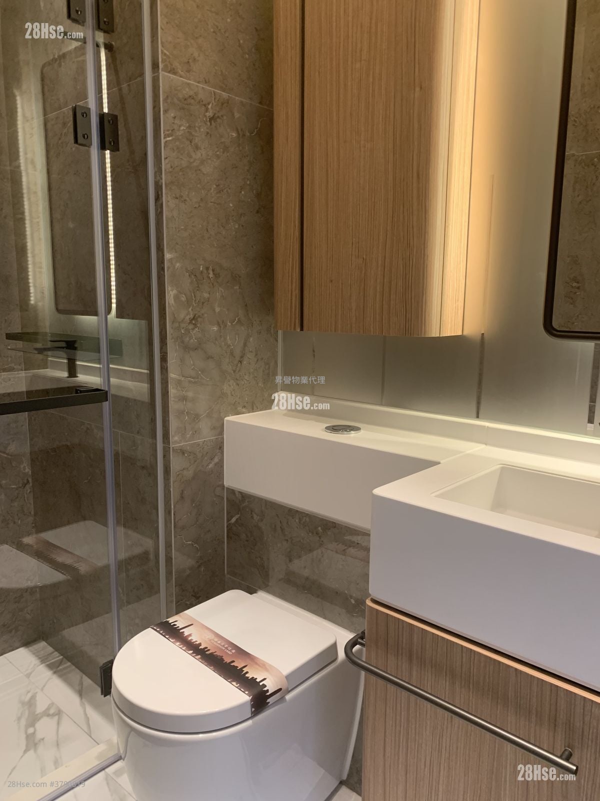 启岸 租盘 1 房 270 平方尺