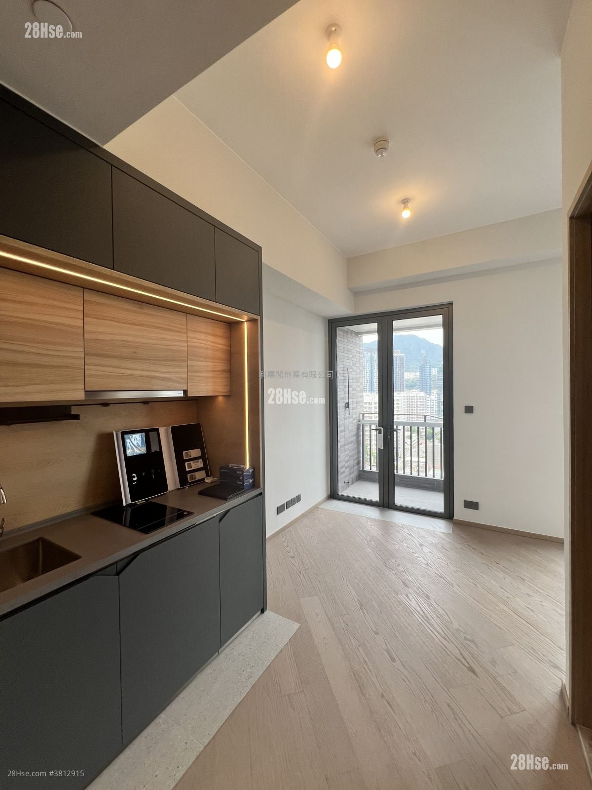 连方 租盘 266 平方尺