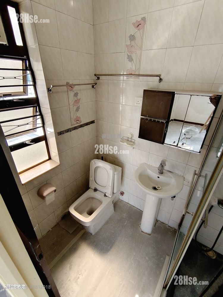 汀九别墅 租盘 3 房 , 2 浴室 1,074 平方尺