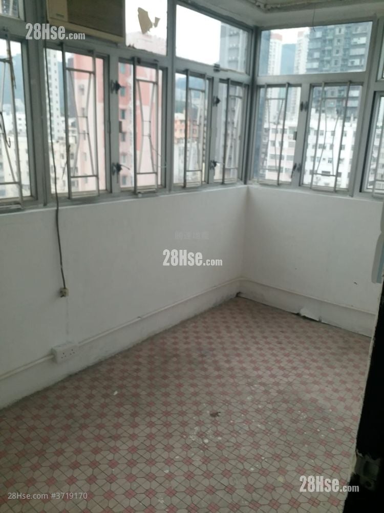 普泰大楼 租盘 3 房 , 1 浴室 400 平方尺