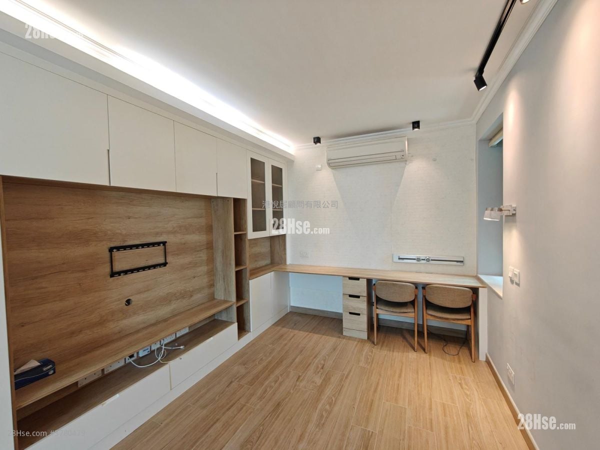 Royal Court Sell 3 Bedrooms 636 ft²