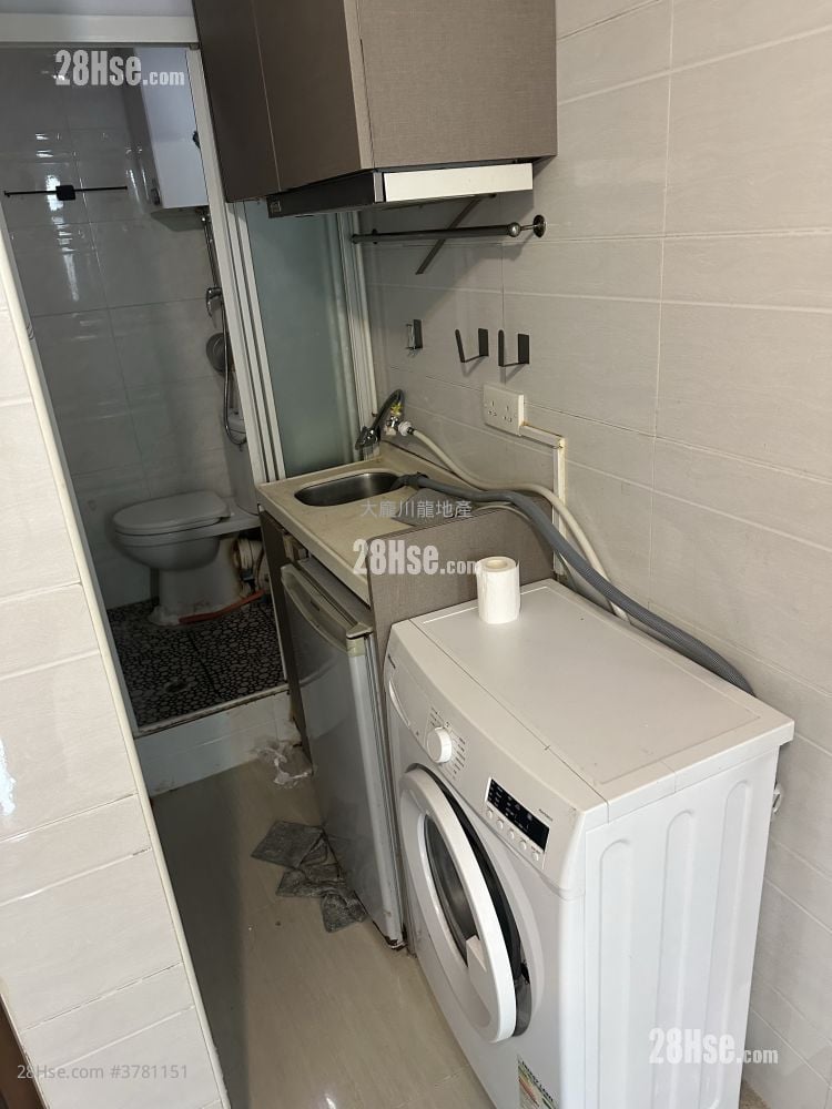 唐楼 租盘 130 平方尺