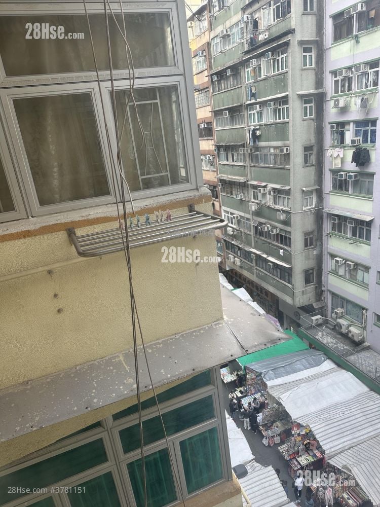 唐楼 租盘 130 平方尺