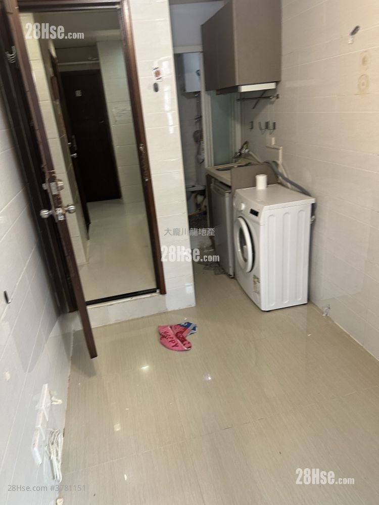 唐楼 租盘 130 平方尺