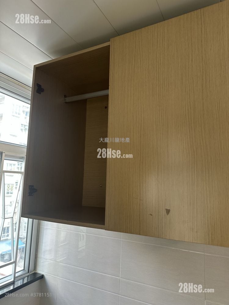 唐楼 租盘 130 平方尺