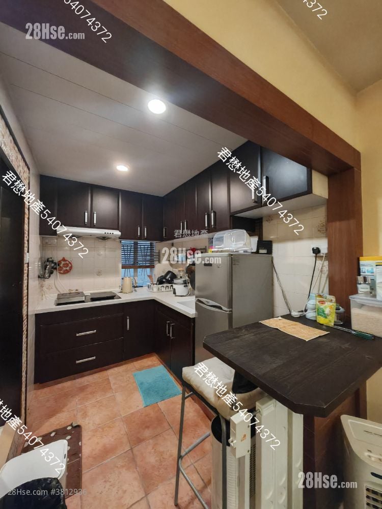 村屋 租盤 2 房 , 2 浴室 700 平方呎