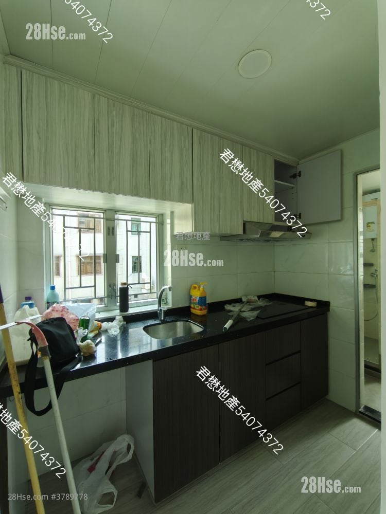 村屋 租盘 3 房 , 1 浴室 700 平方尺