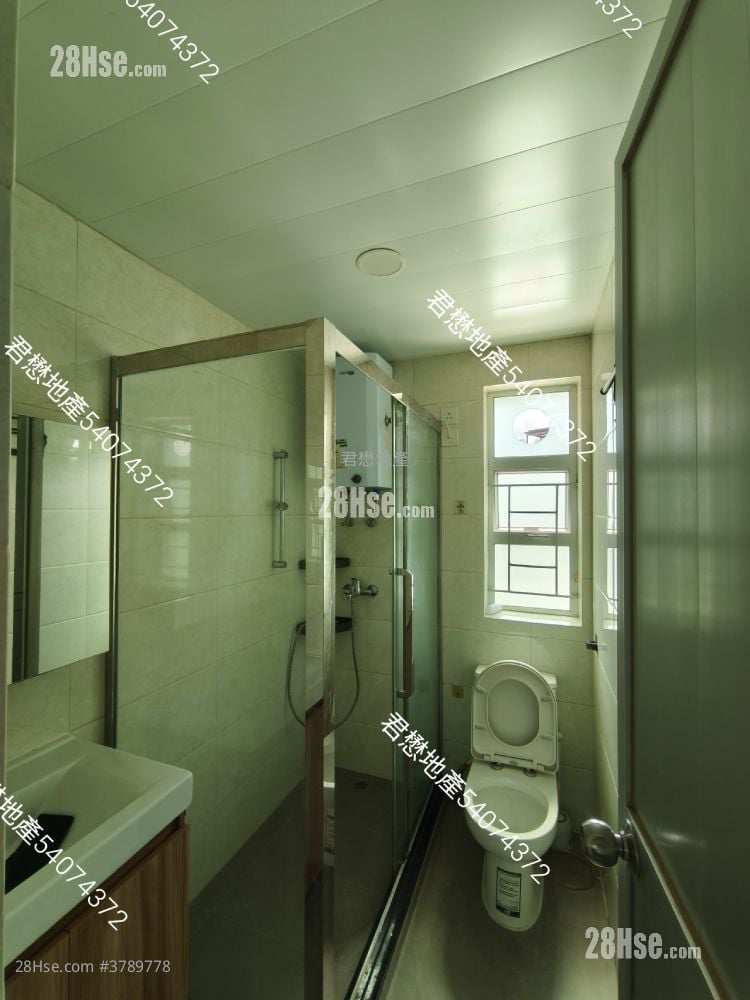 村屋 租盘 3 房 , 1 浴室 700 平方尺