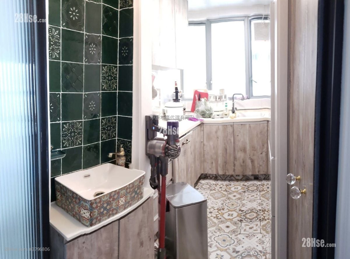 维景湾畔 售盘 2 房 551 平方尺