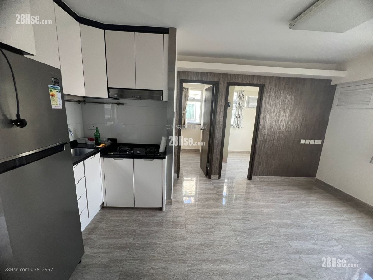 Wyler Garden Sell 2 Bedrooms , 1 Bathroom 337 ft²