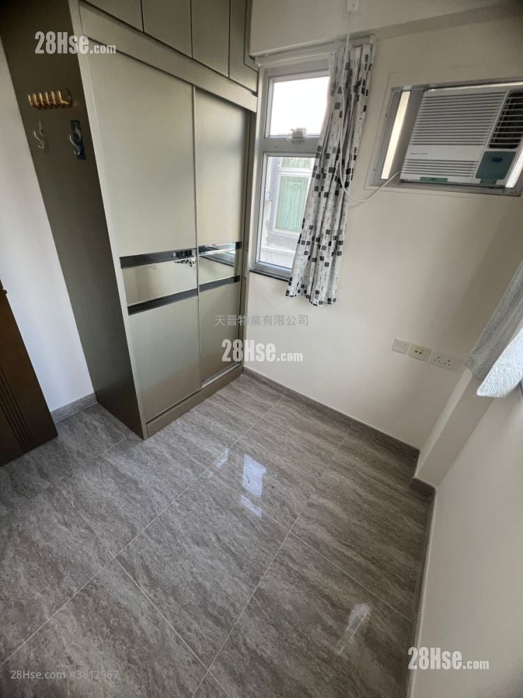 Wyler Garden Sell 2 Bedrooms , 1 Bathroom 337 ft²