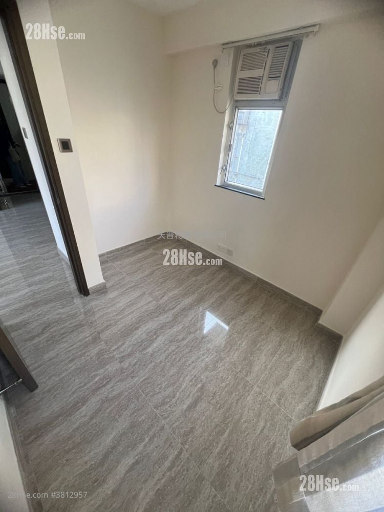 Wyler Garden Sell 2 Bedrooms , 1 Bathroom 337 ft²