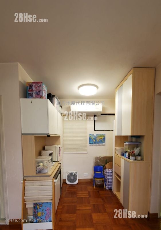 Sunshine Grove Sell 2 Bedrooms , 1 Bathroom 471 ft²