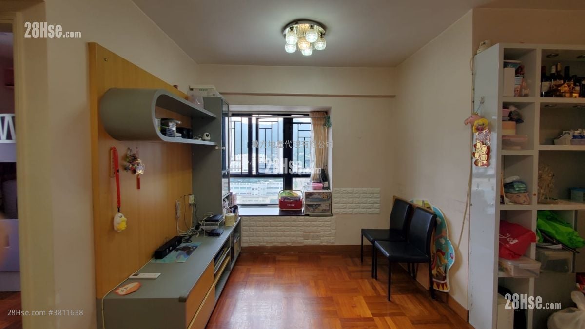 Sunshine Grove Sell 2 Bedrooms , 1 Bathroom 471 ft²