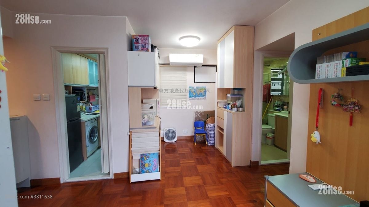 Sunshine Grove Sell 2 Bedrooms , 1 Bathroom 471 ft²