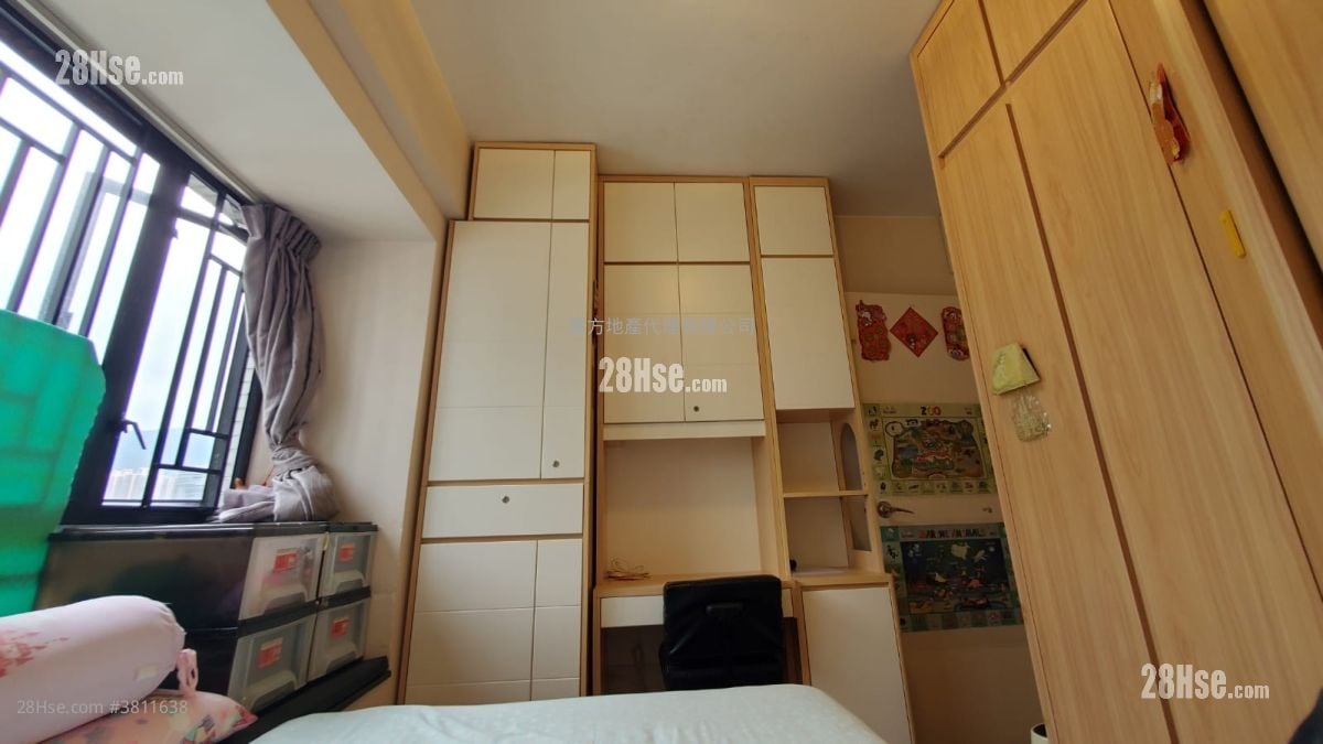 Sunshine Grove Sell 2 Bedrooms , 1 Bathroom 471 ft²