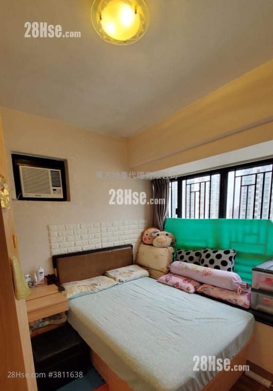 Sunshine Grove Sell 2 Bedrooms , 1 Bathroom 471 ft²