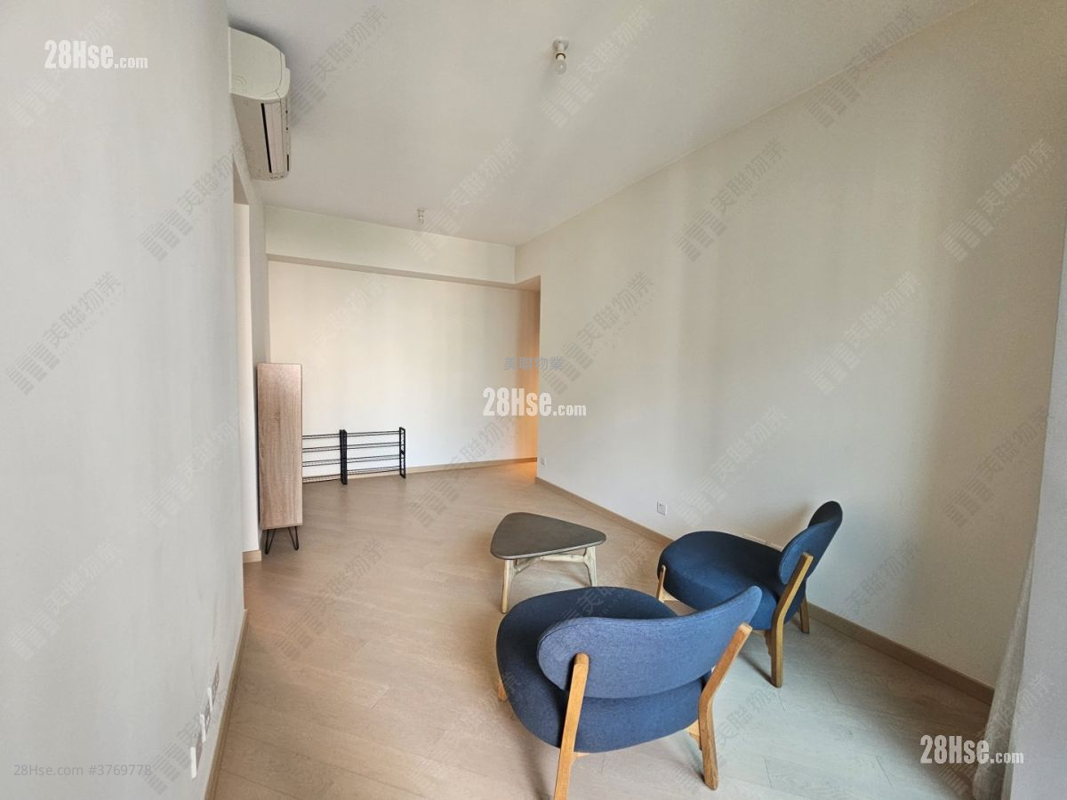 Grand Central Sell 2 Bedrooms , 1 Bathroom 597 ft²