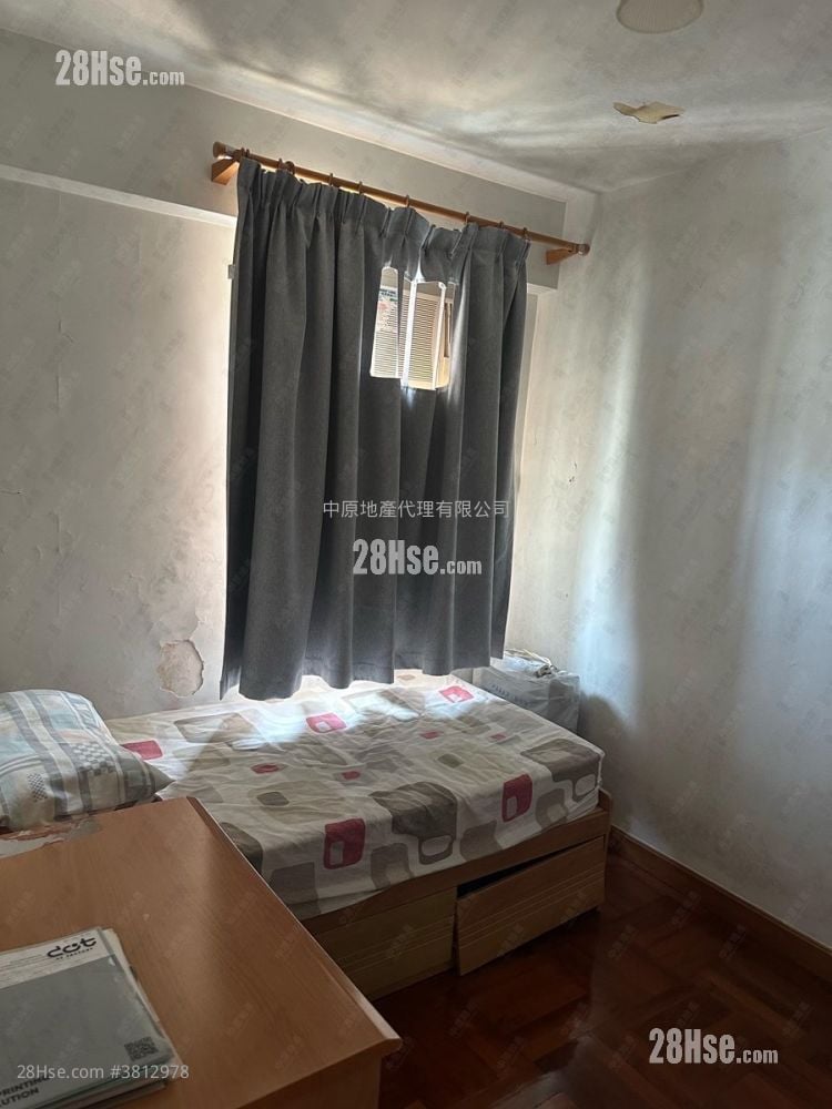 Yan Tsui Court Sell 2 Bedrooms 546 ft²