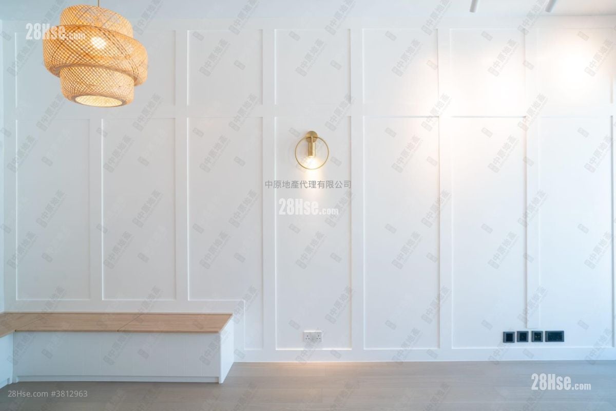 Phase 1B Of The Campton Sell 3 Bedrooms , 1 Bathroom 657 ft²