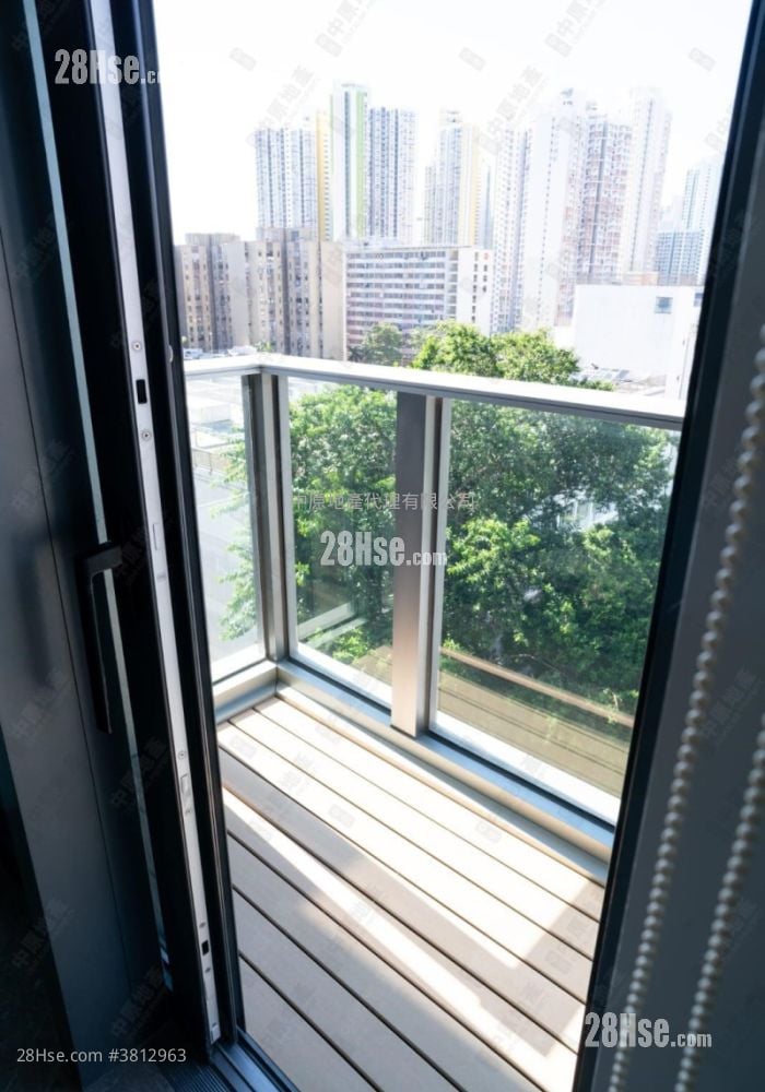 Phase 1B Of The Campton Sell 3 Bedrooms , 1 Bathroom 657 ft²