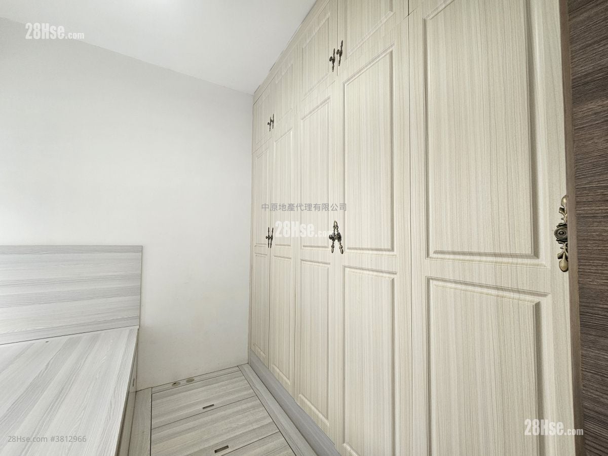 Heya Star Sell 2 Bedrooms , 1 Bathroom 520 ft²