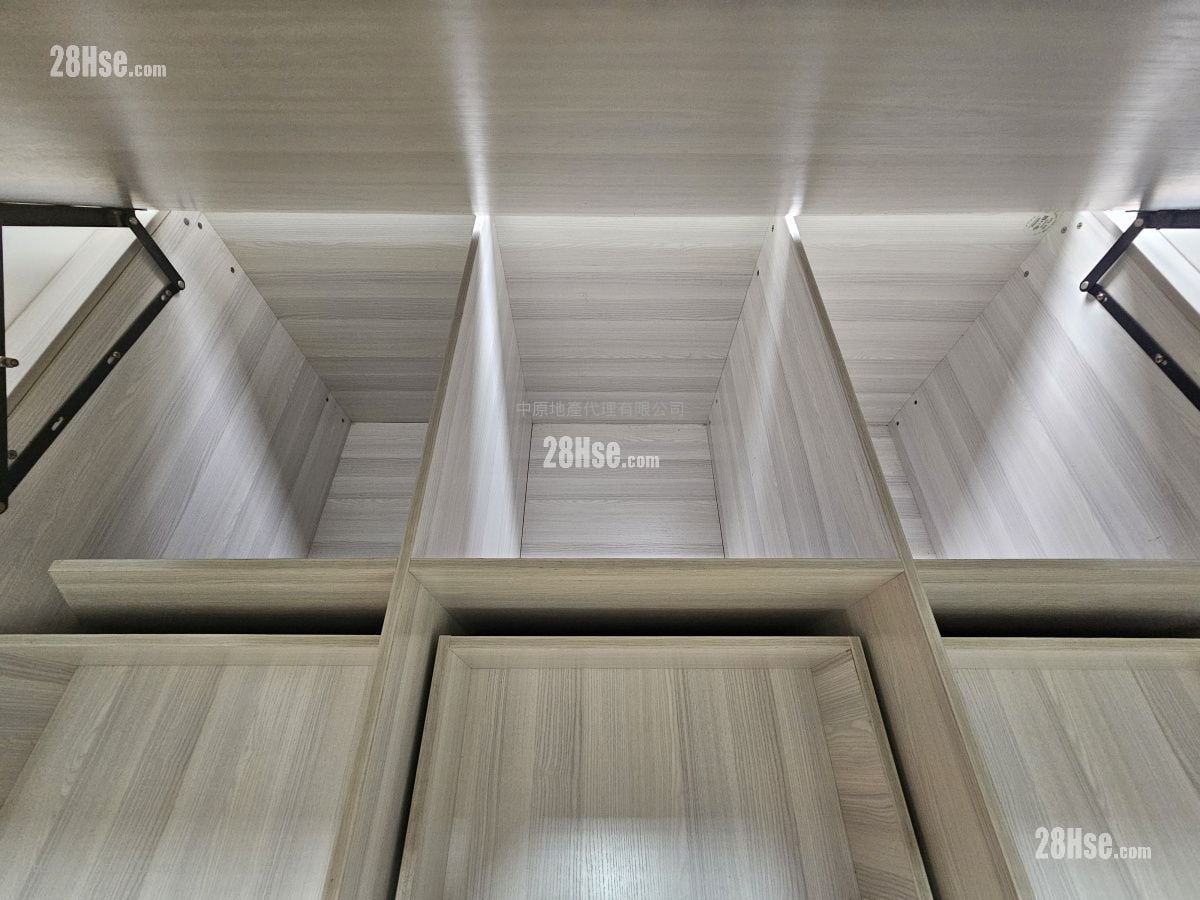 Heya Star Sell 2 Bedrooms , 1 Bathroom 520 ft²