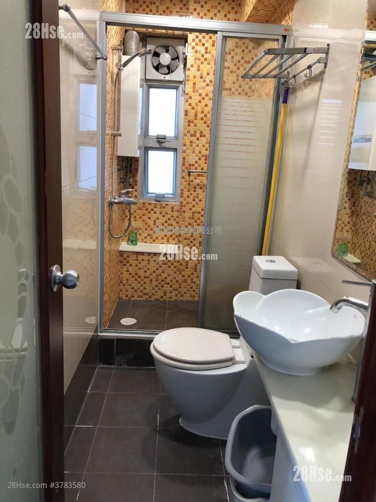 Ka On Building Rental 2 Bedrooms , 1 Bathroom 585 ft²