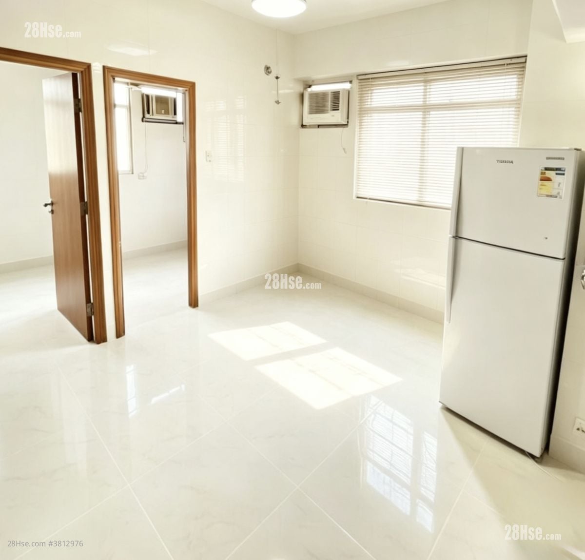 广亚大厦 售盘 2 房 , 1 浴室 329 平方尺