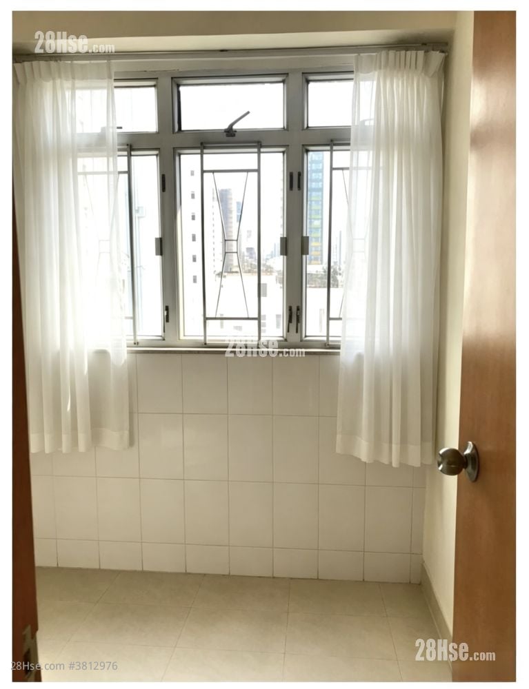 广亚大厦 售盘 2 房 , 1 浴室 329 平方尺