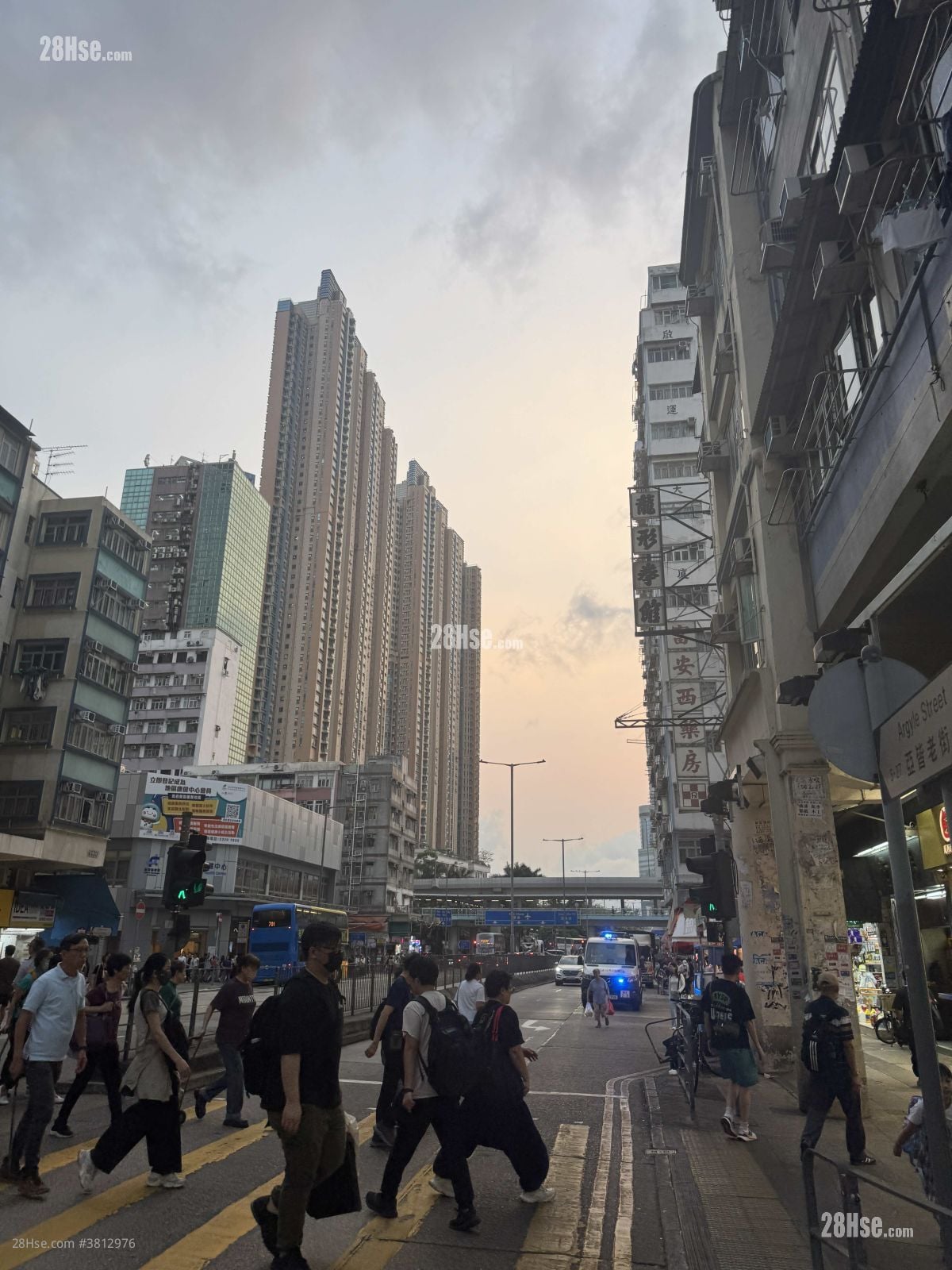 广亚大厦 售盘 2 房 , 1 浴室 329 平方尺