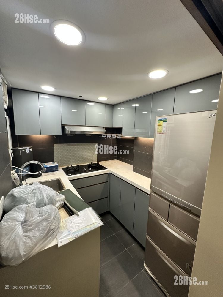 Clifford Mansion Sell 2 Bedrooms , 1 Bathroom 546 ft²