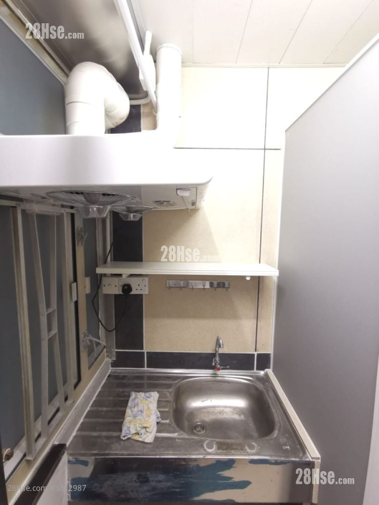 Hing Wah Building Rental Studio , 1 Bathroom 100 ft²