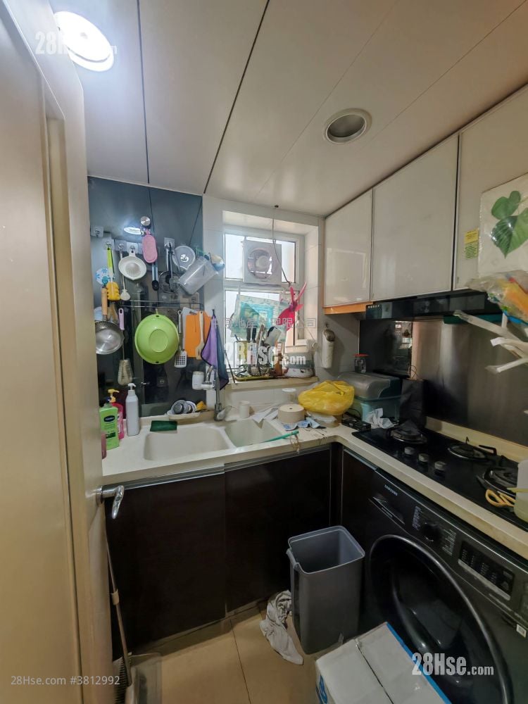 Central Park Towers Sell 3 Bedrooms , 2 Bathrooms 668 ft²