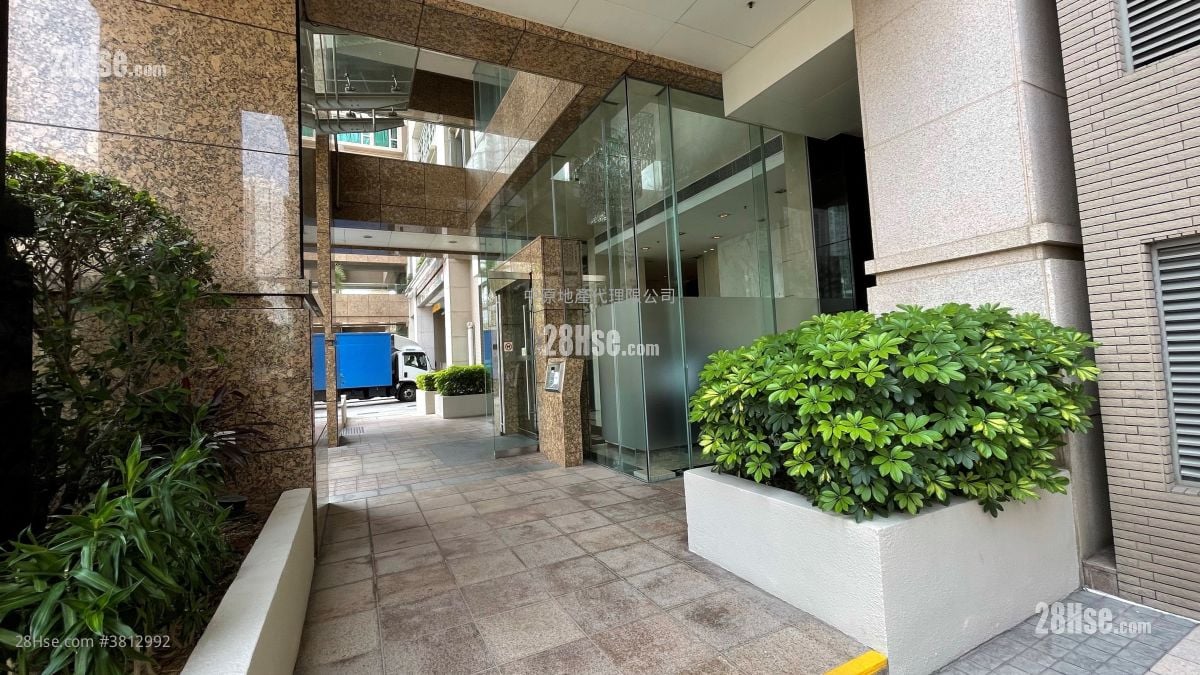 Central Park Towers Sell 3 Bedrooms , 2 Bathrooms 668 ft²