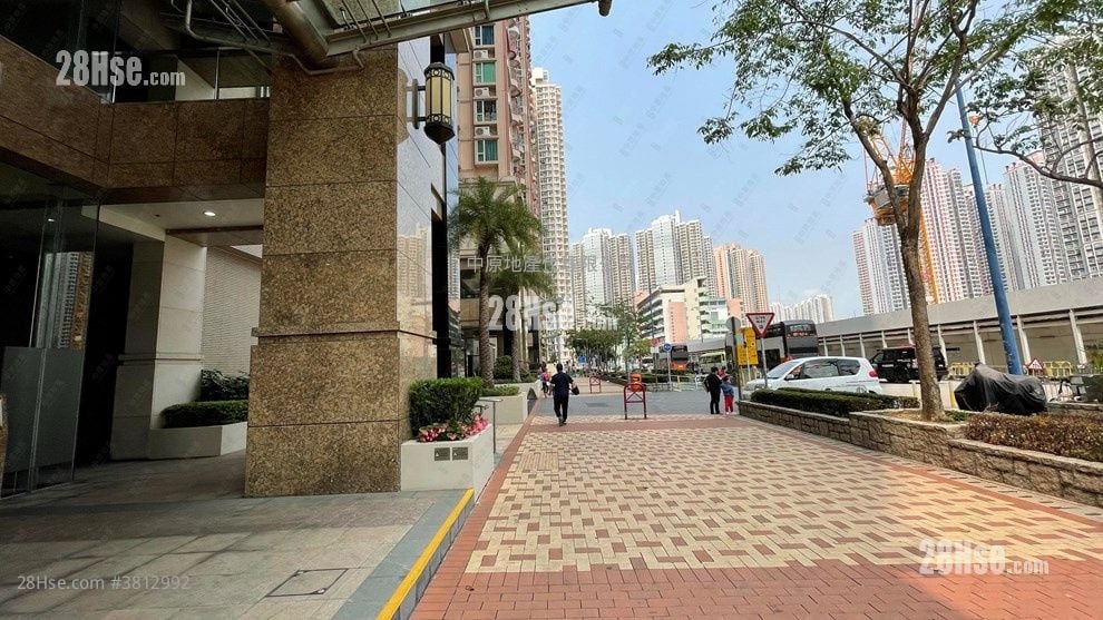 Central Park Towers Sell 3 Bedrooms , 2 Bathrooms 668 ft²