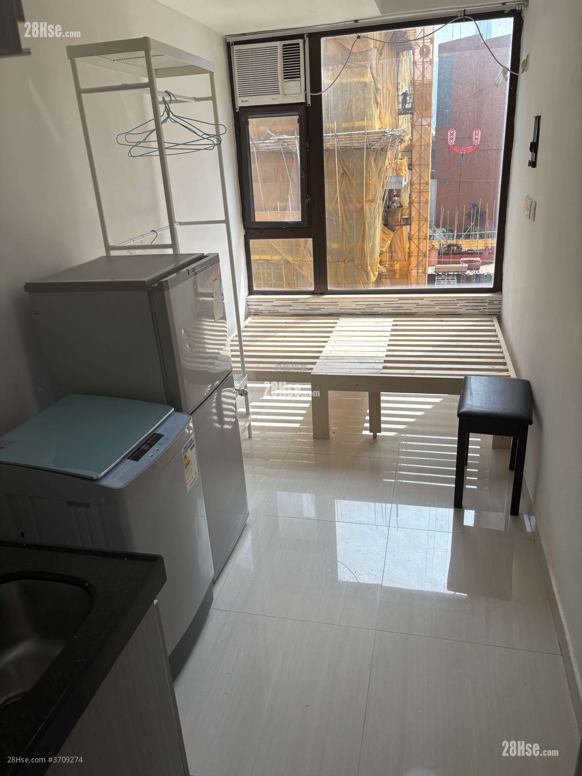 Man Wah Building Rental 1 Bedroom , 1 Bathroom 130 ft²