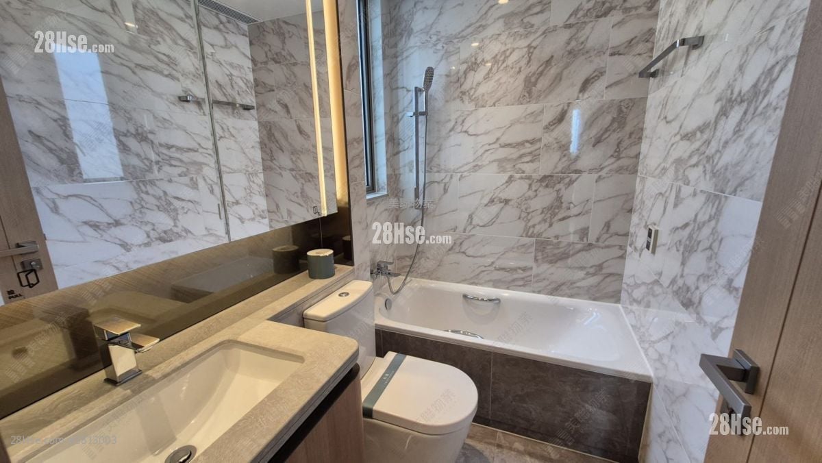 Grand Mayfair  Rental 2 Bedrooms , 1 Bathroom 472 ft²